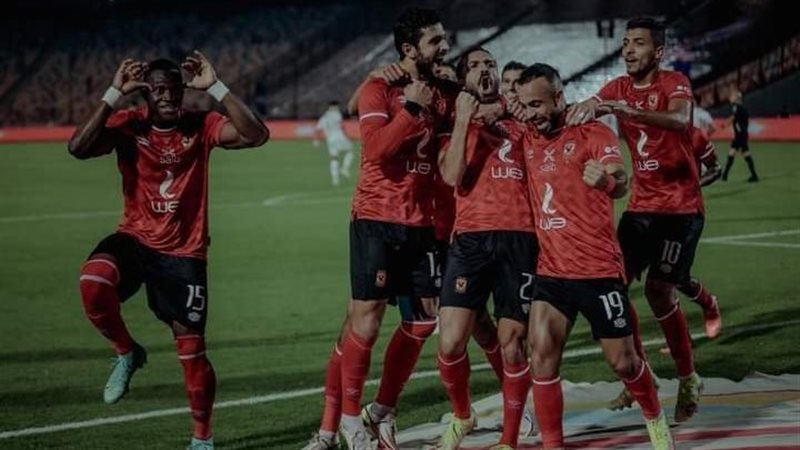لاعبو الأهلي