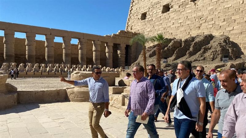 وزير السياحة والآثار
