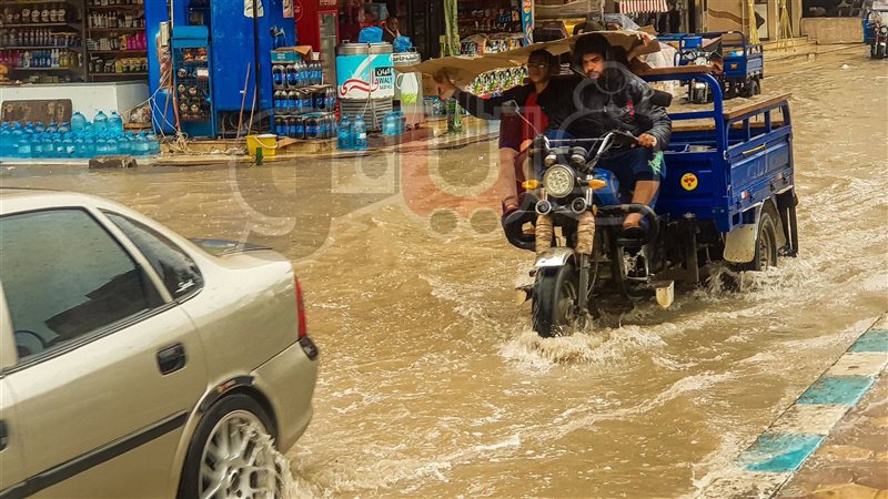 تساقط الأمطار 
