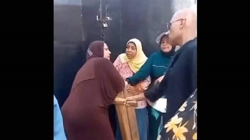محاولة والدة طالب
