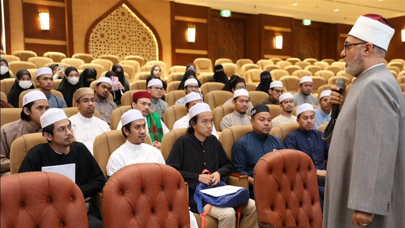 الدكتور نظير عيَّاد