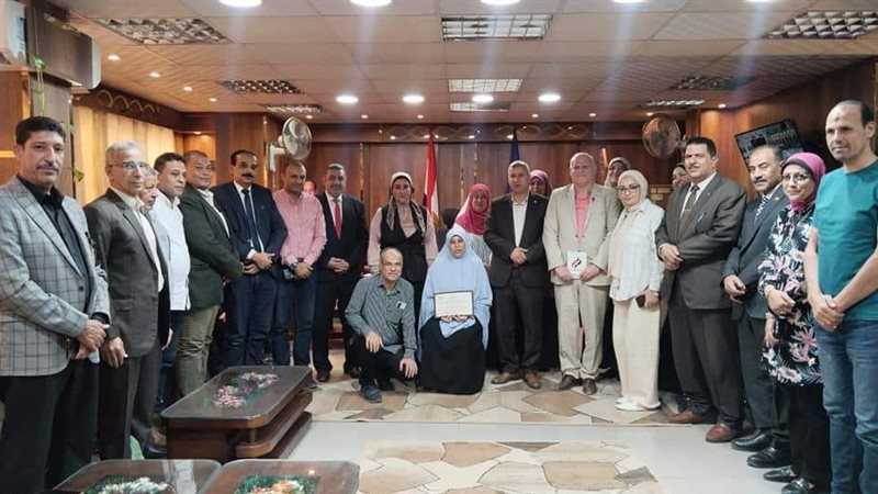 قيادات المديرية تكرم