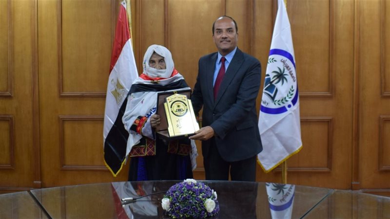 رئيس جامعة العريش