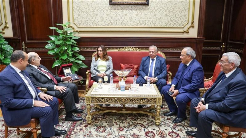 جانب من الاجتماع،