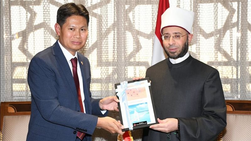 وزير الأوقاف يستقبل