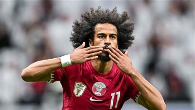 القطري أكرم عفيف يفوز بجائزة أفضل لاعب في آسيا 
