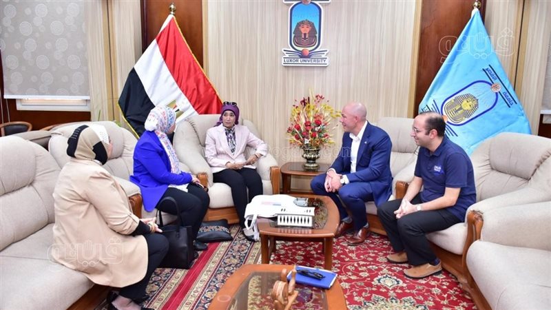 أثناء زيارة وفد المكتب