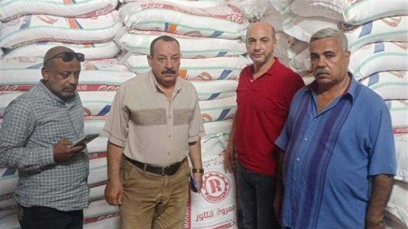 ضبط 13 طن دقيق وسكربمخازن