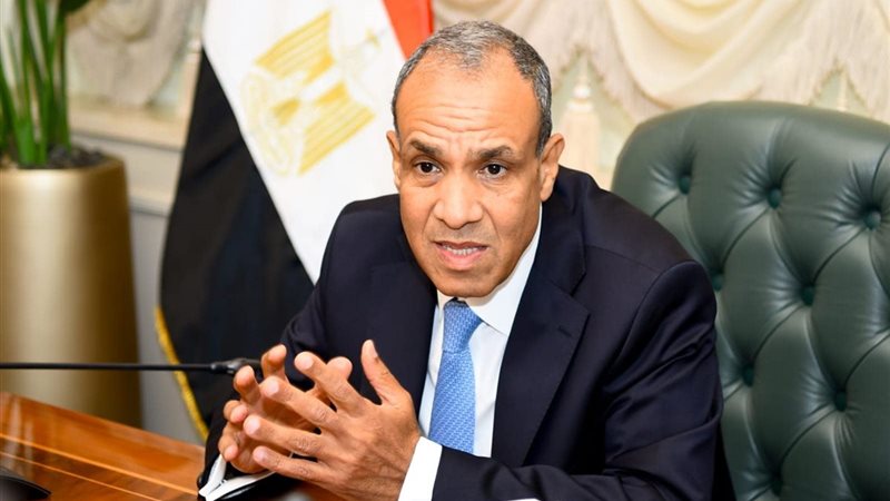وزير الخارجية بدر