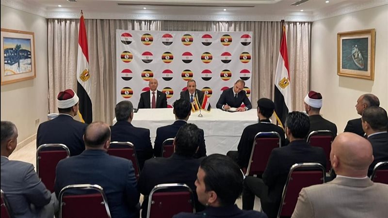 وزير الخارجية وأعضاء