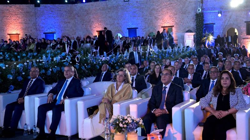  رئيس الوزراء يشهد