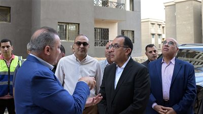 مدبولي يتفقد مشروع إنشاء مجمع الورش الحرفية والسكن البديل بالدويقة 