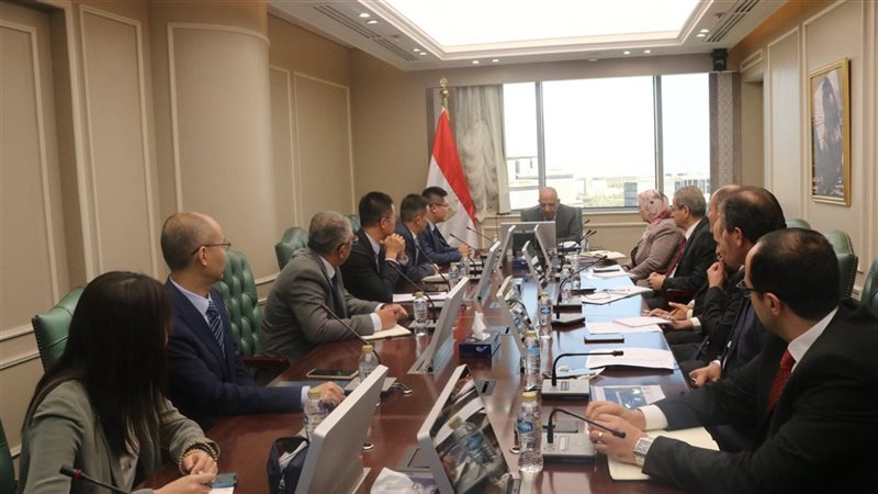 اجتماع وزير الكهرباء