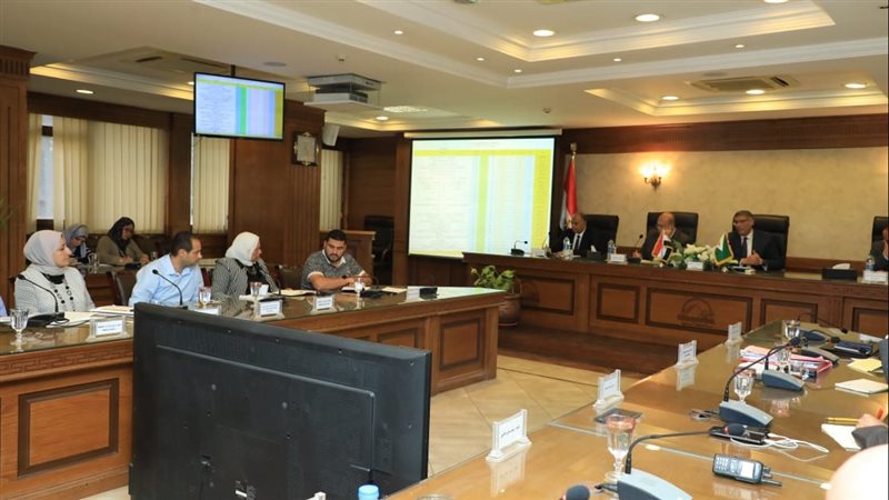 اجتماع محافظ الجيزة