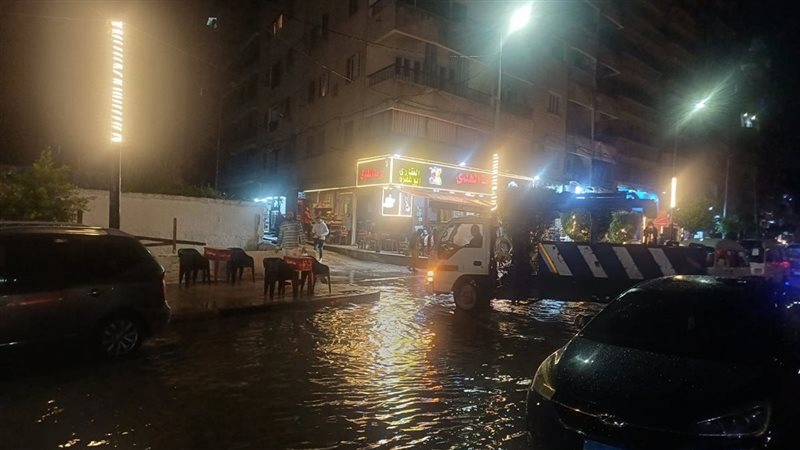 الأمطار تغرق شوارع