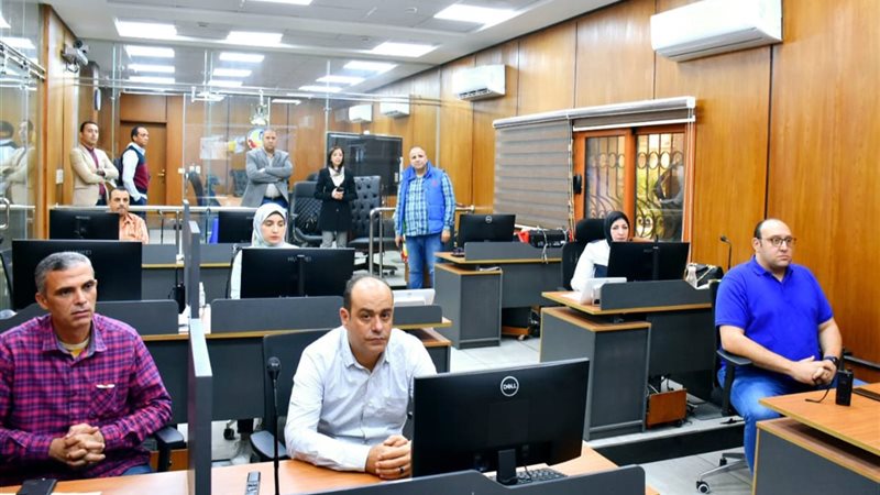 محافظ البحيرة تتابع