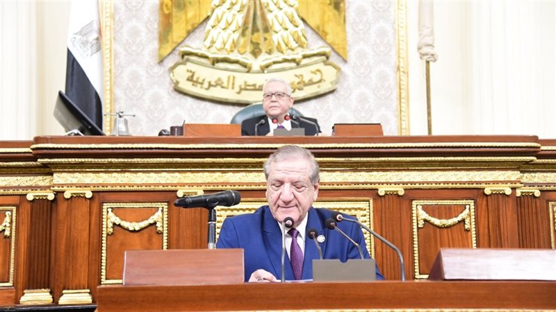 مناقشة تجديد العمل