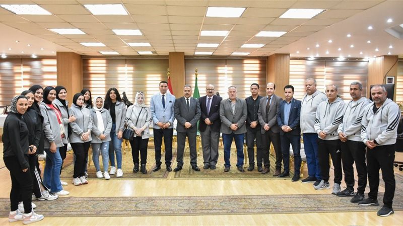 محافظ الشرقية يستقبل