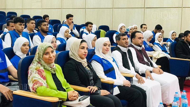  محافظ مطروح يلتقي