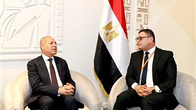 وزير الإسكان يعرض على نظيره السورى التجربة العمرانية المصرية