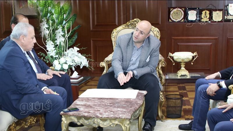 محافظ بني سويف مع