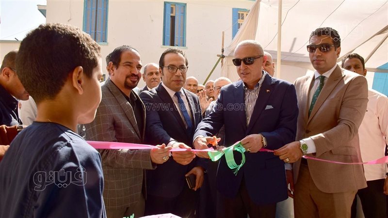 اثناء الافتتاح, فيتو
