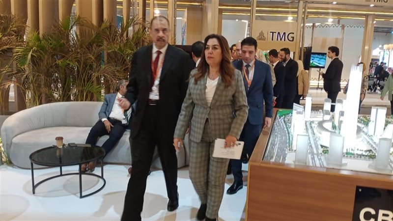 محافظ سوهاج ووزيرة