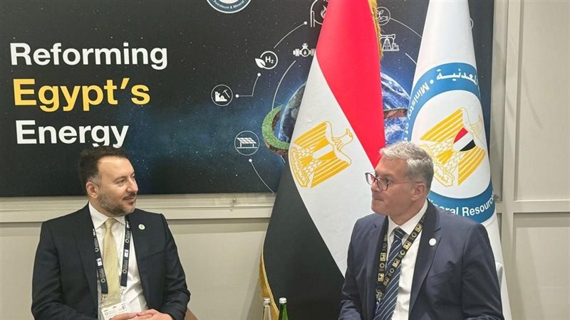 بدوي أثناء اللقاء،فيتو