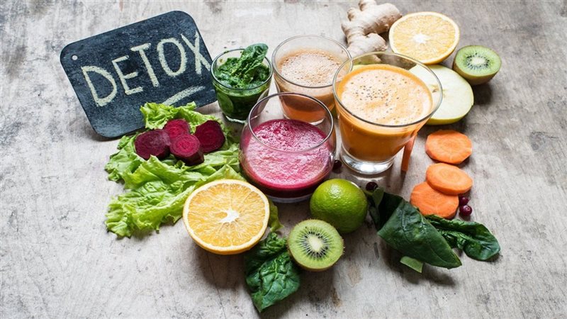 أطعمة ومشروبات تطرد