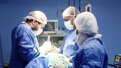 فريق جراحة المخ والأعصاب ينقذ مواطنا من الإصابة بالشلل في الشرقية