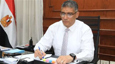 محافظ الجيزة يعتمد حركة تنقلات وتكليفات لنواب رؤساء الأحياء