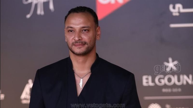 الفنان أحمد خالد