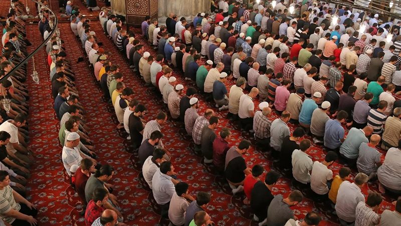 حكم الدعاء بين الخطبتين