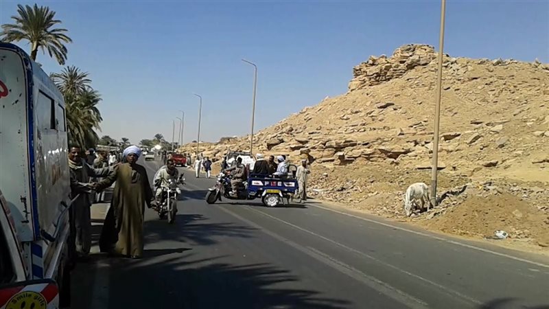 غلق طريق أسوان الزراعي