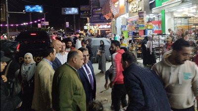 محافظ الدقهلية يقود حملة ليلية لرفع الإشغالات بشوارع المنصورة (صور)