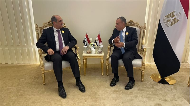 وزير الخارجية ونظيرة