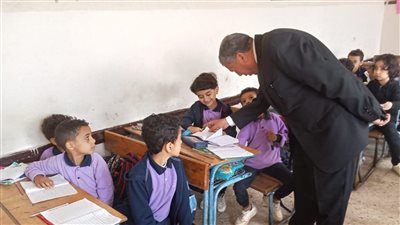 وكيل التعليم بالبحيرة يواصل جولاته الميدانية على عدد من الإدارات (صور)