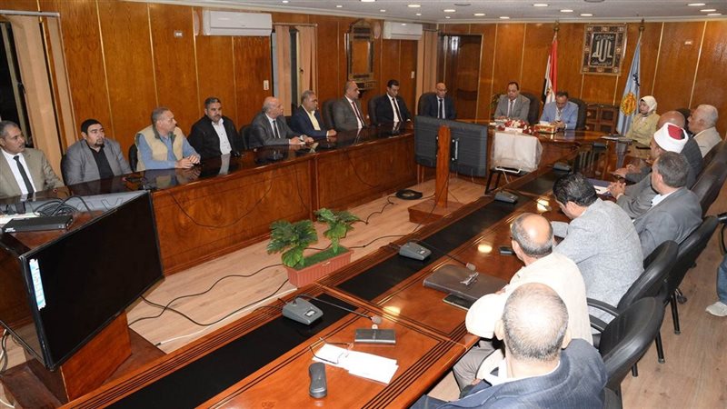 اجتماع محافظ أسيوط،