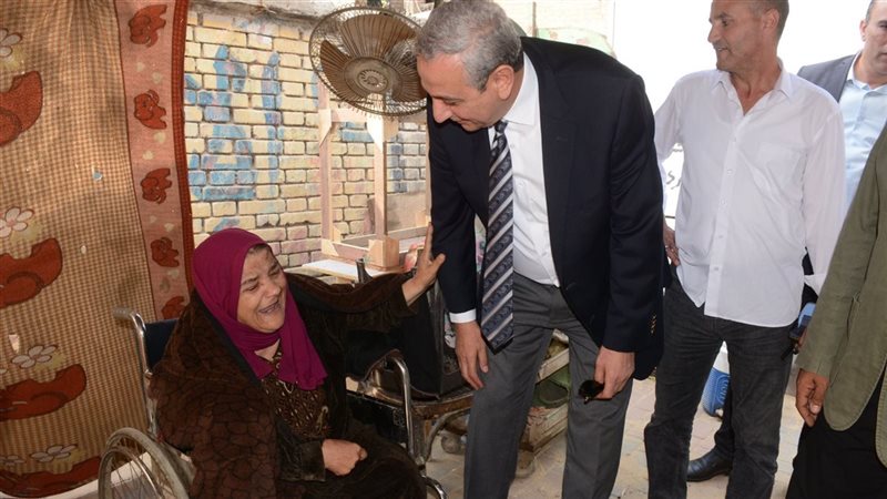 محافظ الغربية يستمع