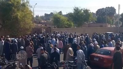 تشييع جنازة شقيقة شيخ الأزهر في الأقصر بمشاركة آلاف المواطنين (صور)