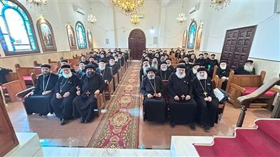 كهنة إيبارشية شبين القناطر يناقشون أهمية جلسة الاعتراف