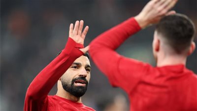 نجم ليفربول يوجه رسالة مؤثرة لـ محمد صلاح بعد إعلانه الرحيل