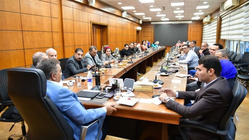لقاء الصحفيين بمحافظ