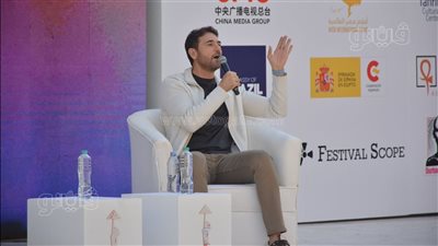 أحمد عز: الغرور آفة النجوم، ولم أصل للعالمية (فيديو)
