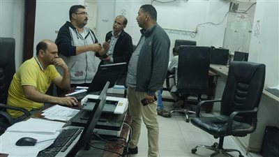 رئيس مدينة الإبراهيمية بالشرقية يتابع العمل بالمركز التكنولوجي 