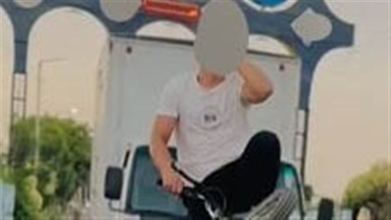 ضبط قائد دراجة نارية