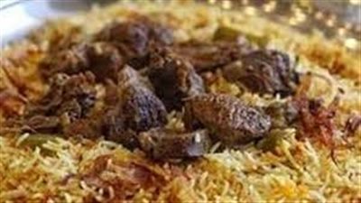 تفسير حلم أكل الأرز واللحمة في المنام وعلاقته برزق يأتي بعد مشقة 