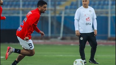 حسام حسن يتجه للدفع بطاهر محمد طاهر أساسيا أمام بتسوانا لهذا السبب