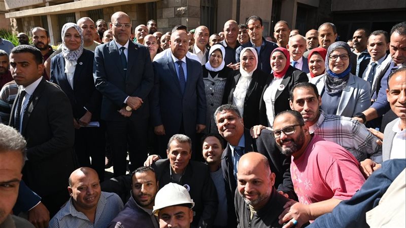 وزير الصناعة يعلن