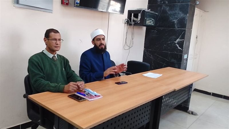 جانب من الورشة بمكتبة